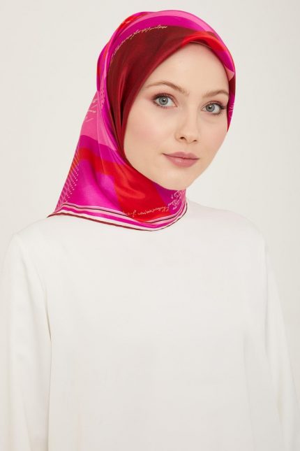 Armine Fuşya Yazı Desen Sura İpek Eşarp 9138-02