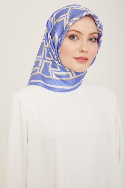 Armine Havaci Mavi-Beyaz Geometrik Desen Sura İpek Eşarp 9132-80