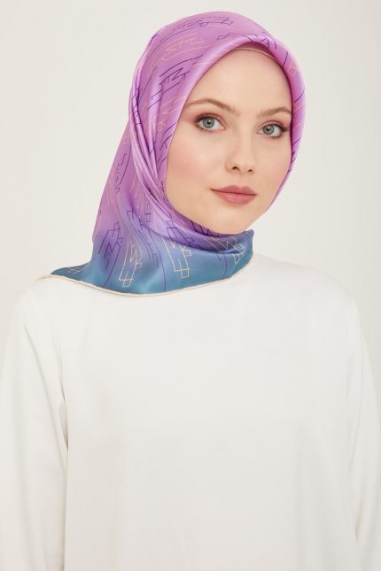 Armine Lila Yazı Desen Tivil İpek Eşarp 9142-82