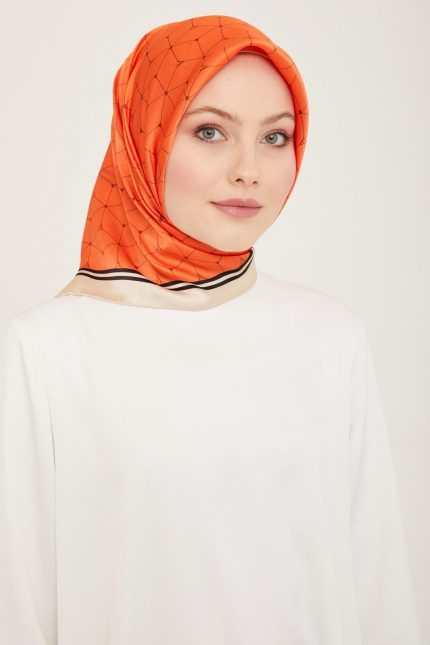Armine Nar Çiçeği Geometrik Desen Sura İpek Eşarp 9166-33