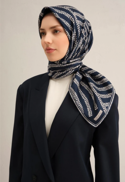 Armine Sura İpek Eşarp 9351-07 Lacivert Karışık Desen