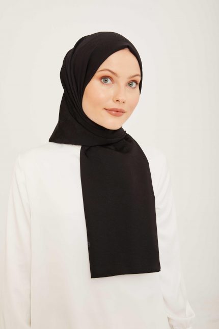 Armine Trend J.Capri Siyah Düz Renk Şal 8-1075