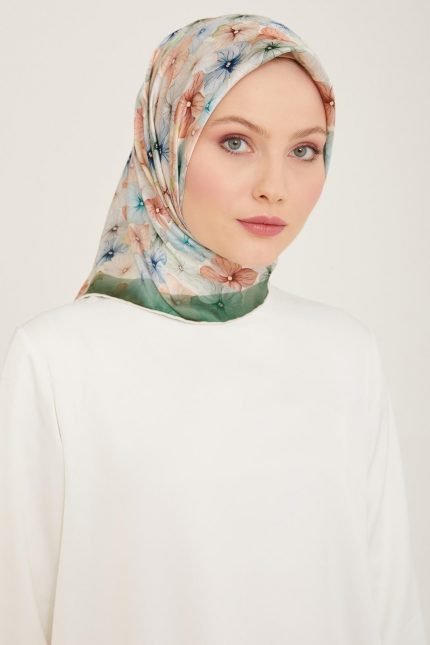 Armine Yeşil Çiçek Desen Tivil İpek Eşarp 9108-84