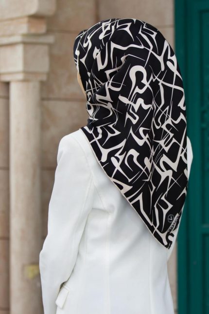 Vissona Siyah-Krem Geometrik Desenli Tivil İpek Eşarp 51736-01-03