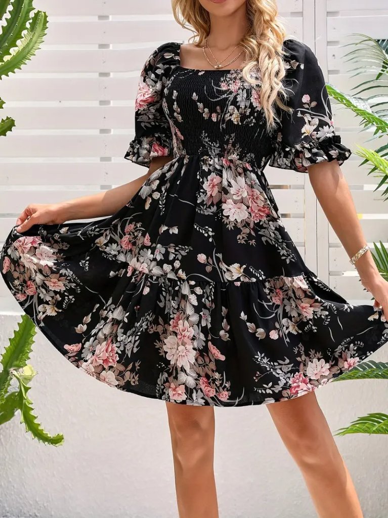 Kadın Kısa Kollu Kare Yakalı Beli Lastikli Kısa Süprem Elbise