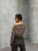 Kadın Leopar Desenli Düşük Omuzlu Bluz - Görsel 2