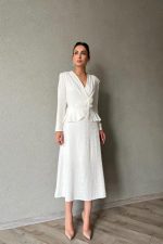 Ekru Pile Detaylı Kruvaze Elbise