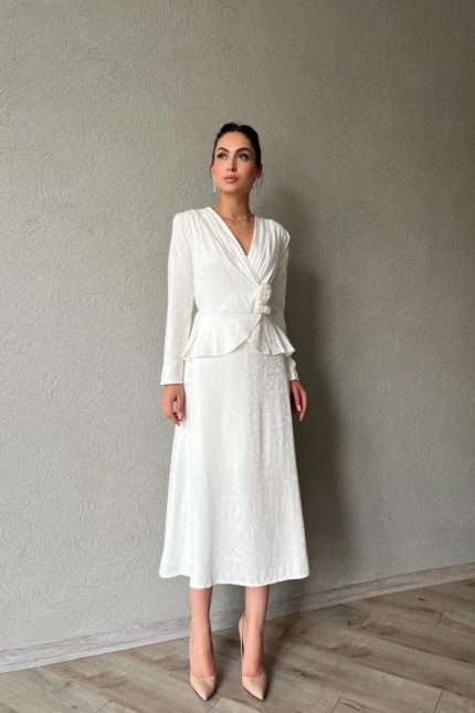 Ekru Pile Detaylı Kruvaze Elbise