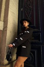 Siyah Etiket Detaylı Ceket - Görsel 3