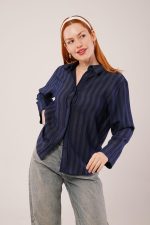 Düğmeli Ve Çizgi Detaylı Lacivert Gömlek - Görsel 3