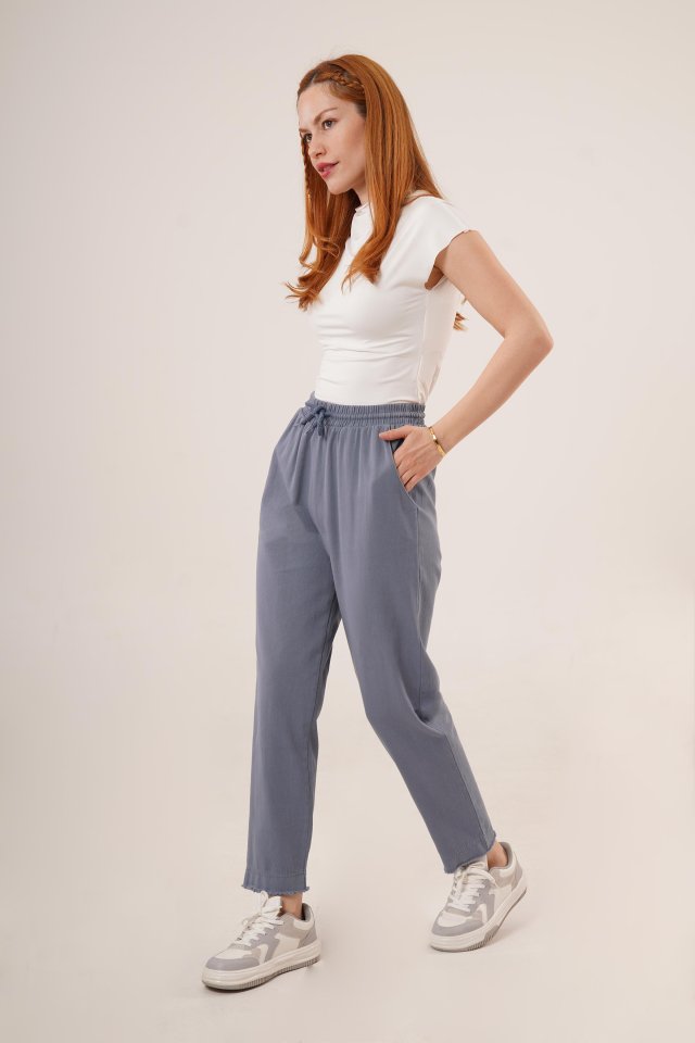 2a3193d5dd529bf70a48 Cepli Belden Bağlamalı Paça Detaylı İndigo Pantolon - Görsel 1