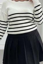 Kadın Beyaz Sırt Bağlama Detaylı çizgi Desen Triko Bluz - Görsel 2