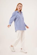 Çift Çizgi Geçişli Düğmeli Mavi Gömlek - Görsel 2