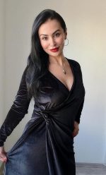 Kadın Uzun Kollu Kruvaze Yaka Yırtmaçlı Kadife Elbise - Görsel 2