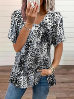Kadın V Yaka Renkli Leopar Desen Büzgü Detay Süprem Bluz - Görsel 3