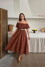 Kahverengi Omzu Lastikli Brode Elbise - Görsel 2
