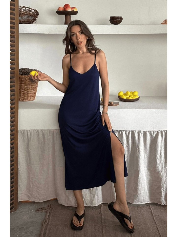 7df30964a61cf13273187b991bad5ba8 Kadın Siyah Asansör Askılı Çift Yırtmaçlı Helen Elbise - Görsel 1