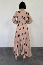 Vizon Yaka Nakışlı Elbise - Görsel 3