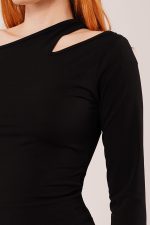 Omuz Dekolte Detaylı Siyah Bluz - Görsel 3