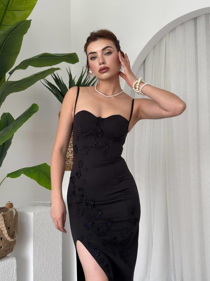 84e25f3a042509036a44 Stor Gül Detaylı Elbise - Görsel 1