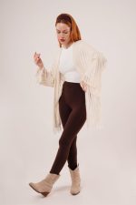 Püskül Detaylı Delikli Model Krem Hırka - Görsel 3