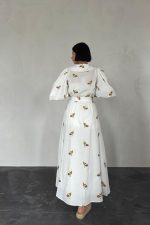 Kahverengi Yakası Çiçek Motifli Kemerli Elbise - Görsel 3