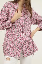 Kırmızı V Yakalı Ve Desenli Gömlek - Görsel 3