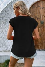 Kadın Kısa Kollu V Yakalı Düğmeli Keten Bluz - Görsel 3