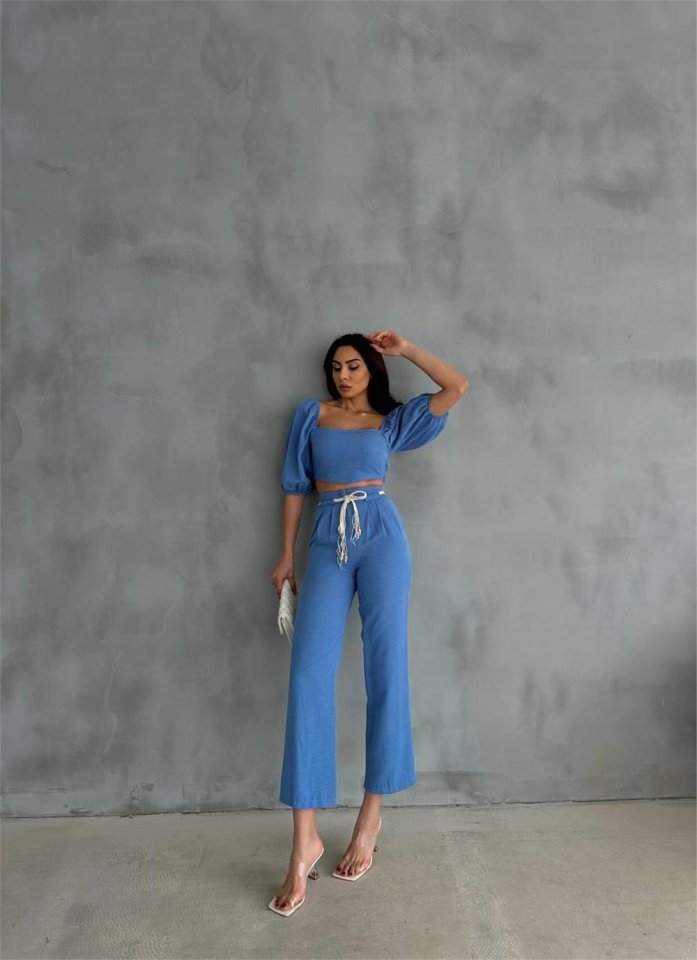 9ea859234a13a3b35b7a KETEN CROP KARPUZ KOL BLUZ-PANTOLON HASIR KEMERLİ - Mavi - Görsel 1