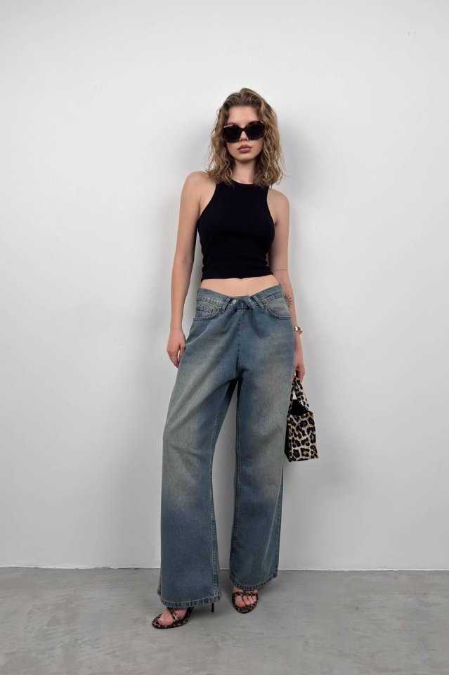 BD67c079aaf117967c079aaf117b Halter Yaka Kolsuz Bluz - Görsel 1