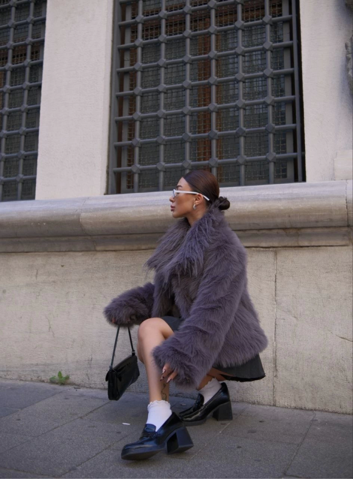 TY6775b13a0489b6775b13a0489d Salaş Sakallı Yumuşak Dokulu Yakalı Cepli Suni Kürk - Füme - Görsel 1