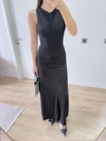 Kolsuz Büzgülü Uzun Elbise - Siyah