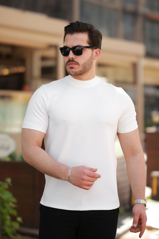 a0528d8fe077d4c94b2d57b3fa64cbe2 Erkek Yarım Balıkçı Yaka Kısa Kollu T-shirt - Görsel 1