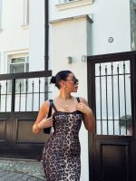 Kadın Dalgıç Kumaş Dijital Leopar Baskılı Midi Boy Elbise - Görsel 3