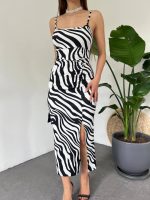 Kadın Zebra Baskılı Omuz Askılı Sırt Dekolteli Yırtmaç Detay Elbise