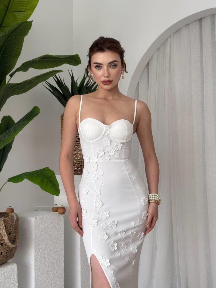 b1e29673816ef3c5f4a4 Stor Gül Detaylı Elbise - Görsel 1