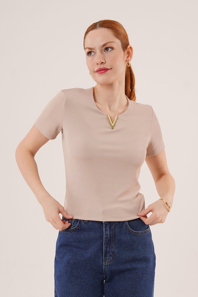 b29f5de2e79af579f4b4 Kısa Kollu Yaka Detaylı Kaşkorse Taş Bluz - Görsel 1