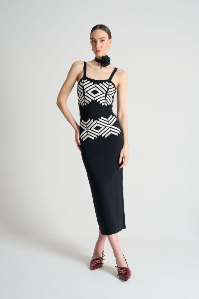 b327bbffa02a8a5ae5f1 Jakarlı İnce AskılıTriko Takım - Siyah-Beyaz Kayısı - Görsel 1