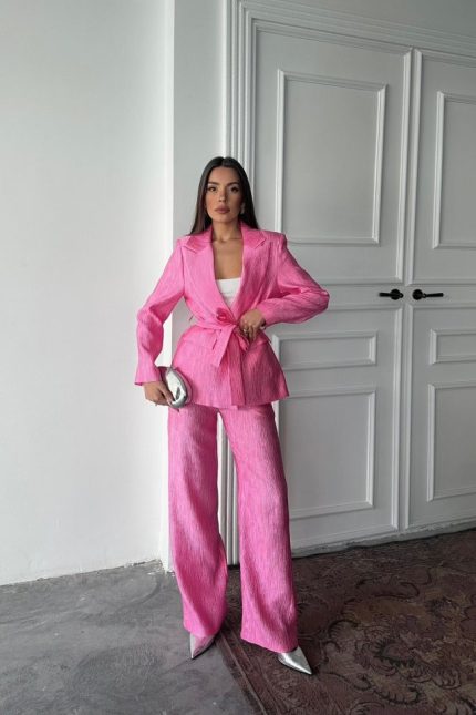 Pembe Beli Kuşaklı Ceket Ve Pantolon Parlak Takım