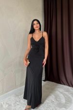 Siyah Büzgülü Uzun Güllü Elbise - Görsel 2