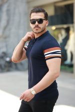 Erkek Fermuar Yakalı Kolları Desenli Kısa Kollu Tişört - Görsel 2