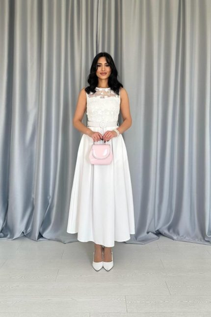 Beyaz Önü Dantel Detaylı Kemerli Elbise