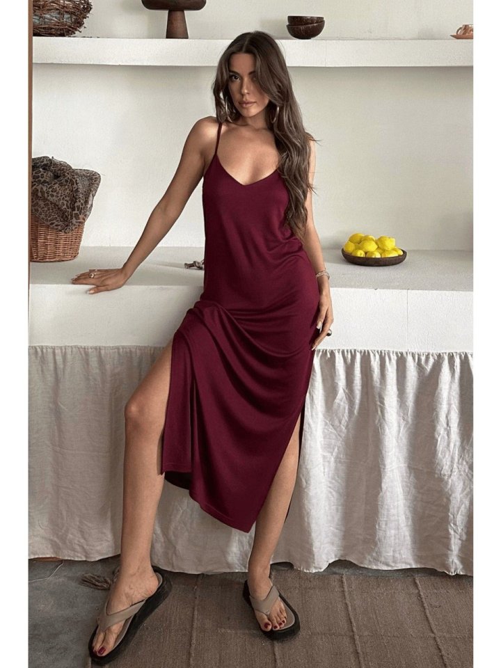 dfffe055d0a7f61f88961c9814fed539 Kadın Siyah Asansör Askılı Çift Yırtmaçlı Helen Elbise - Görsel 1