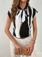 Kadın Kısa Kollu Boyundan Bağlamalı Desenli Dokuma Bluz - Görsel 3