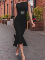 Kadın Kolsuz Kayık Yaka Beli Deri Detaylı Krep Elbise