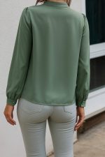 Kadın Uzun Kollu Yakalı Yakadan Bağcıklı Düğmeli Sandy Bluz - Görsel 3