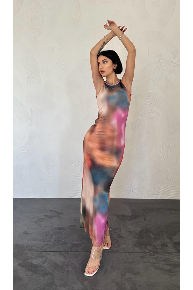 f26e91d7ccd3da6610f1 Renkli Batik Desenli Elbise - Görsel 1