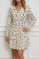 Kadın Uzun Kollu V Yakalı Desenli Kısa Keten Elbise - Görsel 3