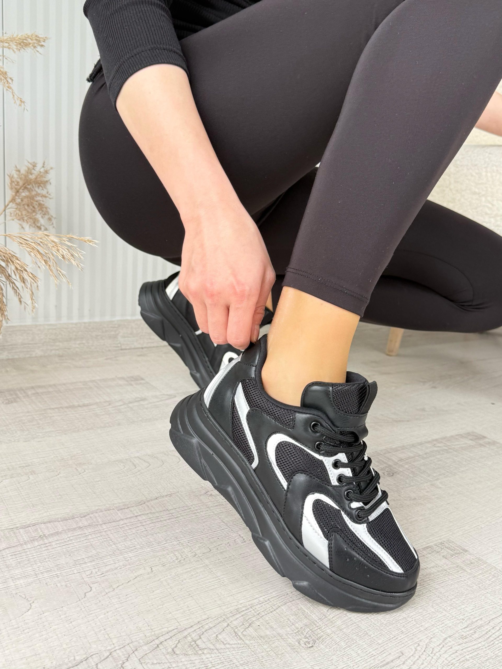 pro_erb1755255708689f139cc9a99 Cata Siyah Cilt Beyaz Detaylı Spor Ayakkabı - Görsel 1