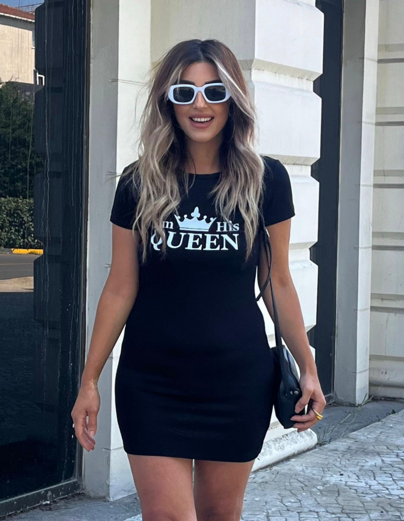 4d615c76ff31247edf50 Kadın Kısa Kollu Queen Baskı Iki Iplik Mini Elbise - Görsel 1